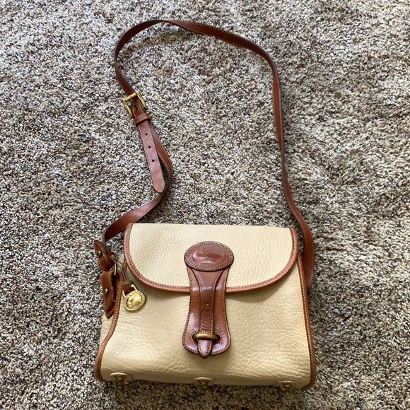 Dooney & Bourke Handbags - Vintage Dooney & Bourke shoulder crossbody bag